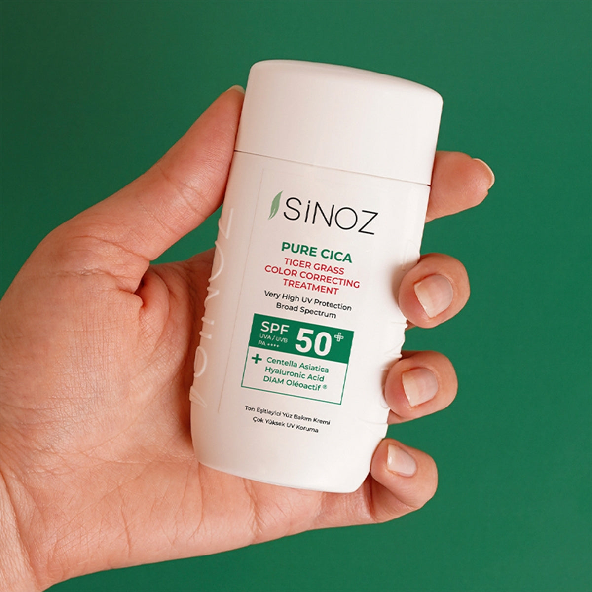 Pure Cica Tiger Grass Anında Ton Eşitleyici Sıvı Güneş Kremi SPF50+
Mineral Güneş Filtreleri 50 ml
